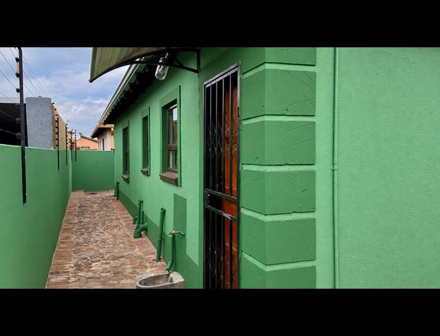 3 BEDROOM HOUSE FOR SALE IN WINDMILL PARK